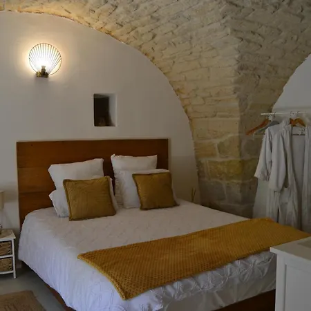 La Cachette Bed & Breakfast *