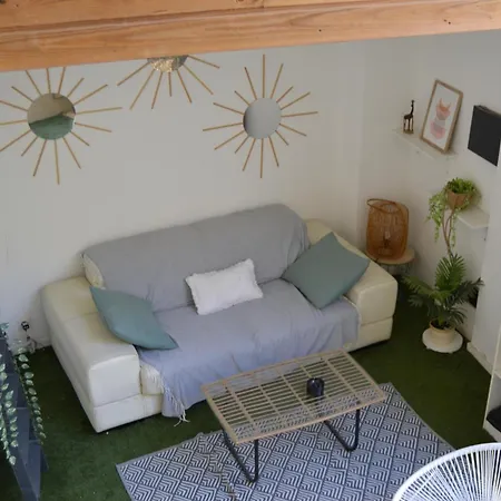 La Cachette Bed & Breakfast *