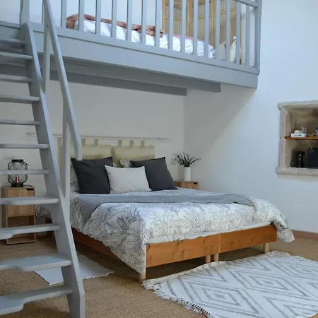La Cachette Bed & Breakfast *